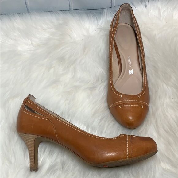 Rockport Tan Leather Kitten Heel Pumps Size 5W - Picture 1 of 6